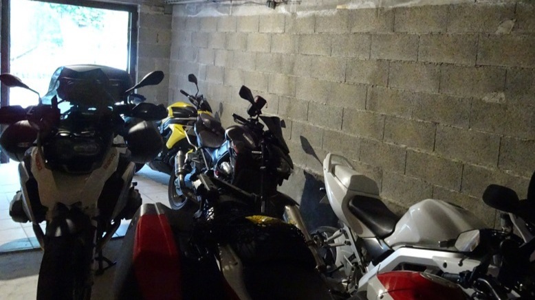 Garage à motos
