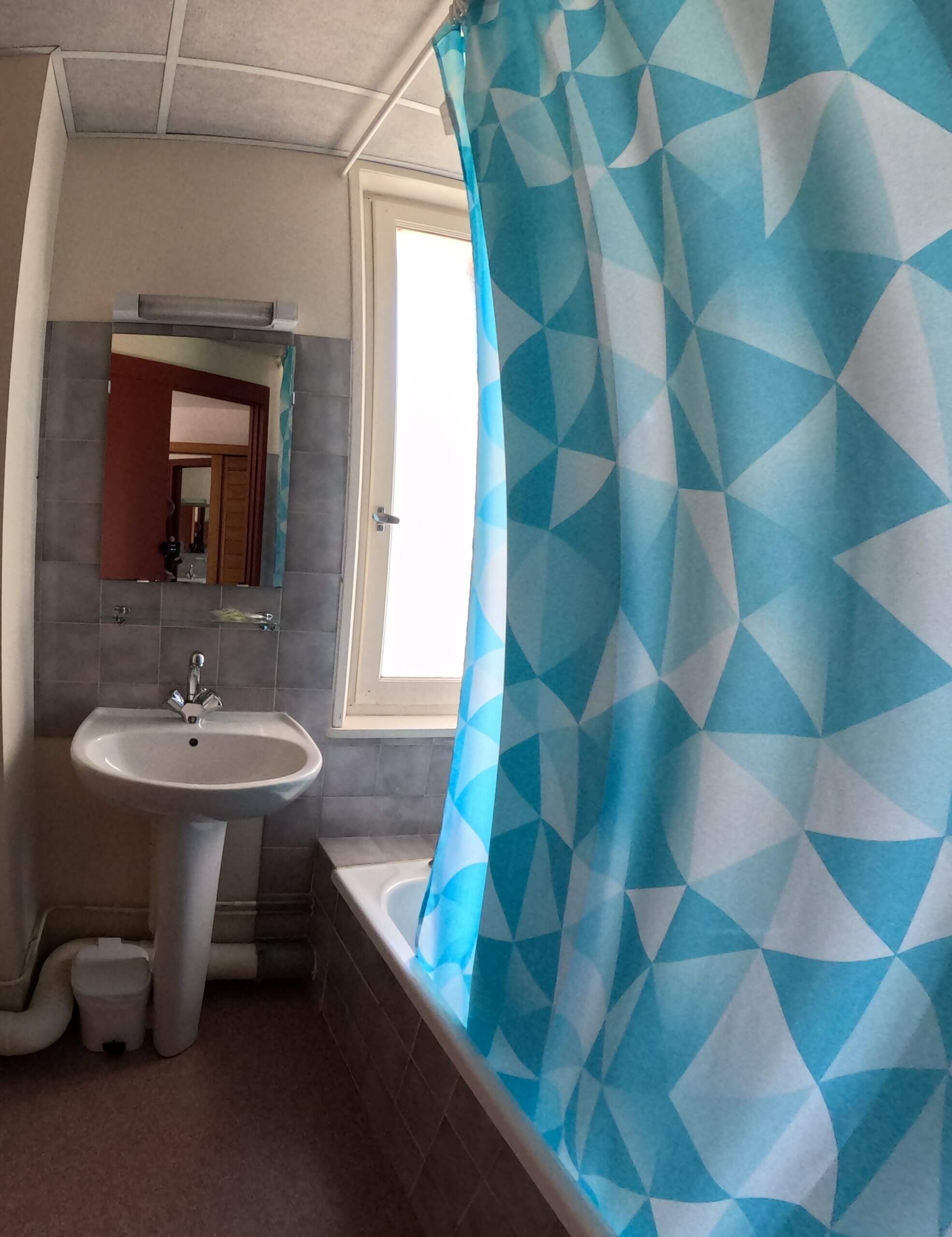 Chambre Les Pâquerettes / salle de bains Chambre Les Pâquerettes / salle de bains