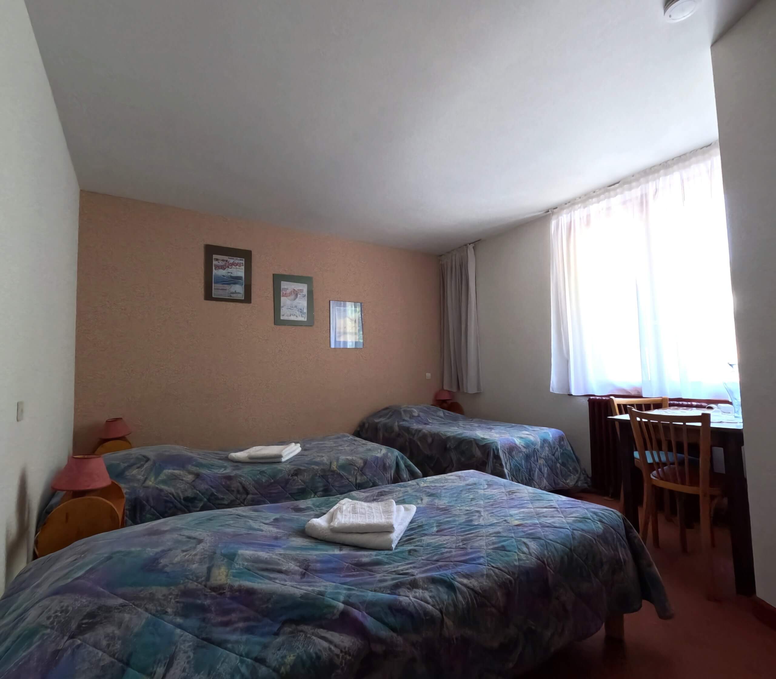 Chambre Pâquerettes – 3 lits simples – Au Pont de la Ginéze